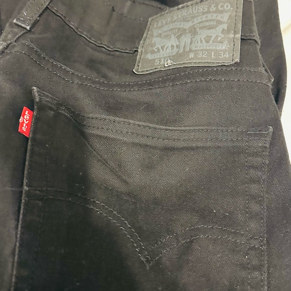 Levi’s black jeans